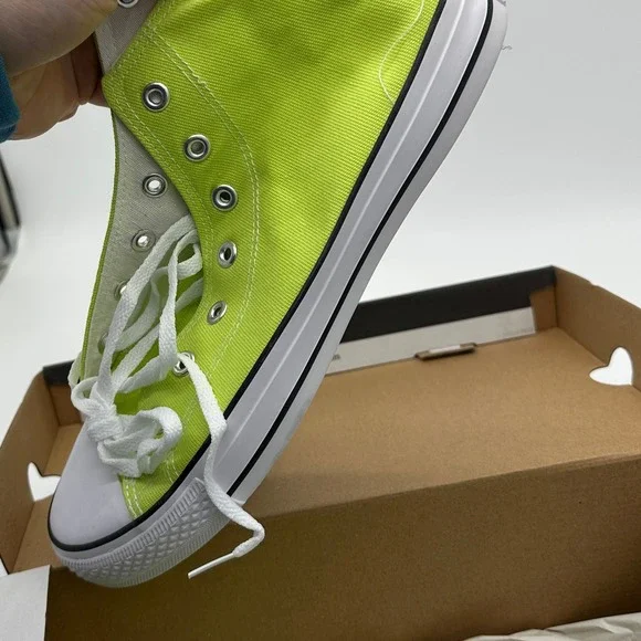 Converse Chuck Taylor Shoes Unisex Mens 9.5 Womens 11 Green Sneaker‎ A03422F NEW - Picture 3 of 10